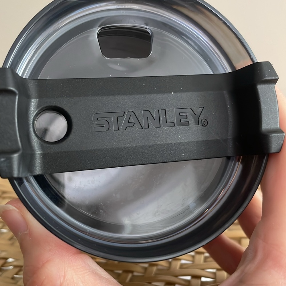 Older Stanley 20oz quencher tumbler black - Picture 5 of 11